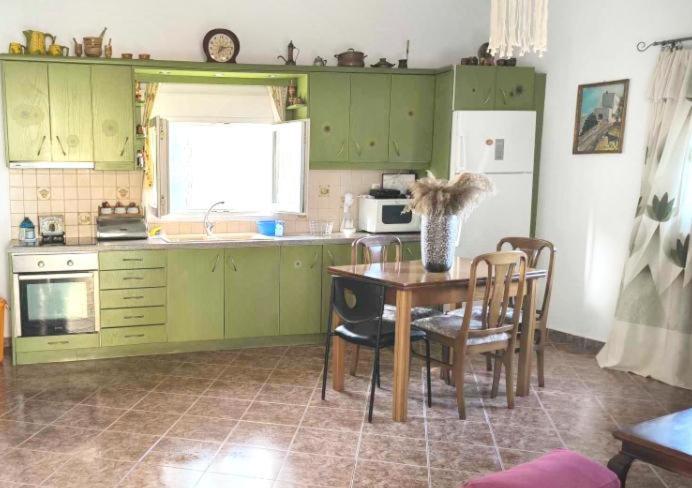 Elena'S Farm House Near Airport And Artemida Beach Экстерьер фото